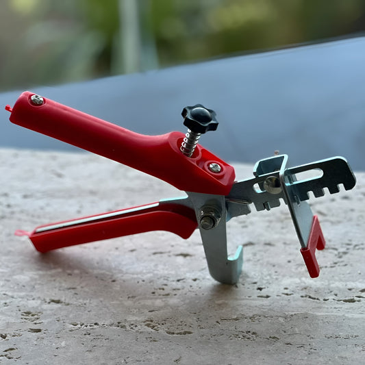 Tile leveling clips for 2mm tiles with spacers