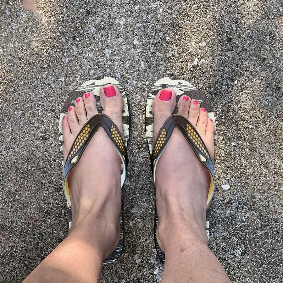 Women's gummies flip flops in vibrant colors