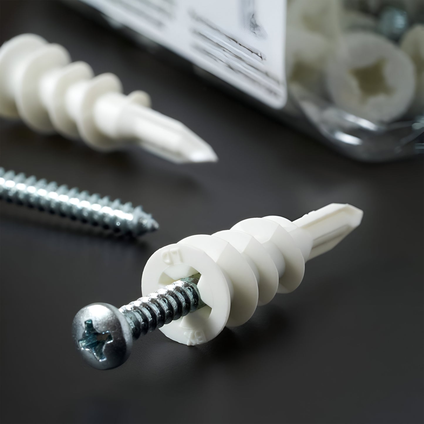 High-strength plasterboard screws set for secure fixing