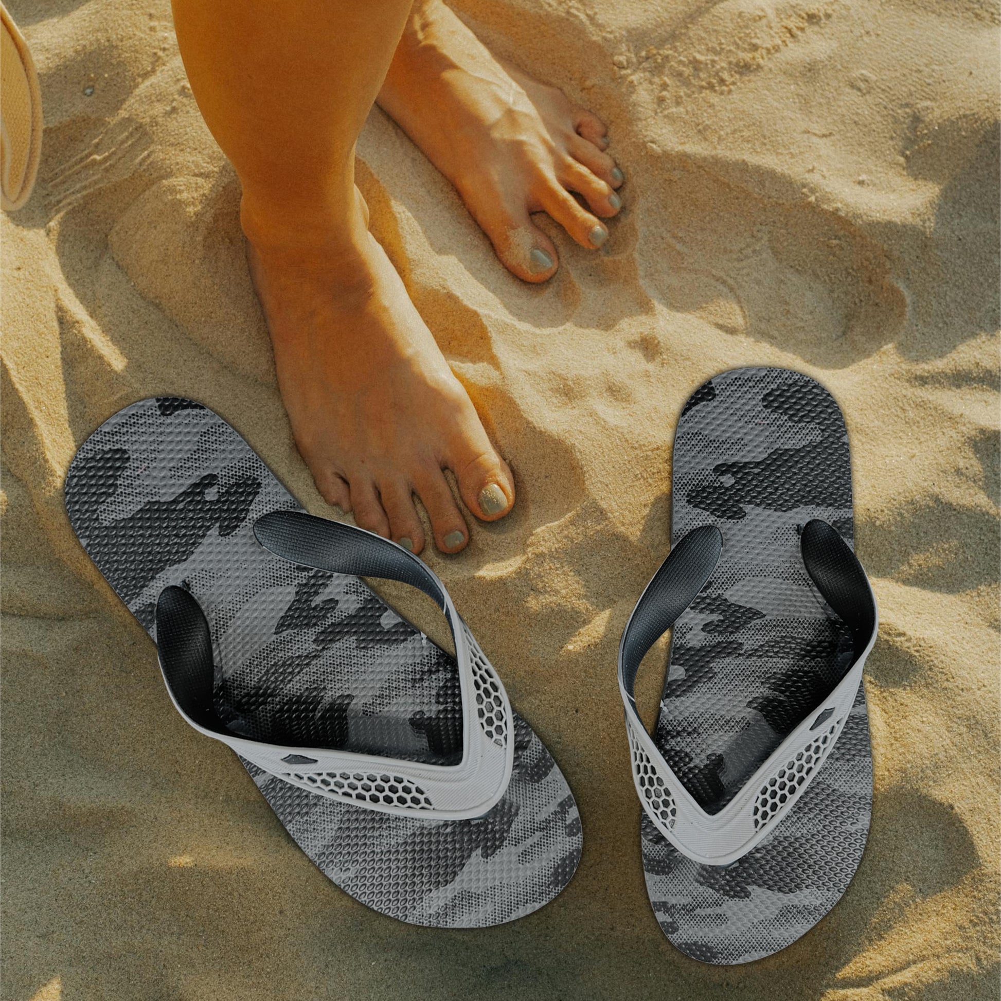 Holiday accessories: Size 7 women's sandals