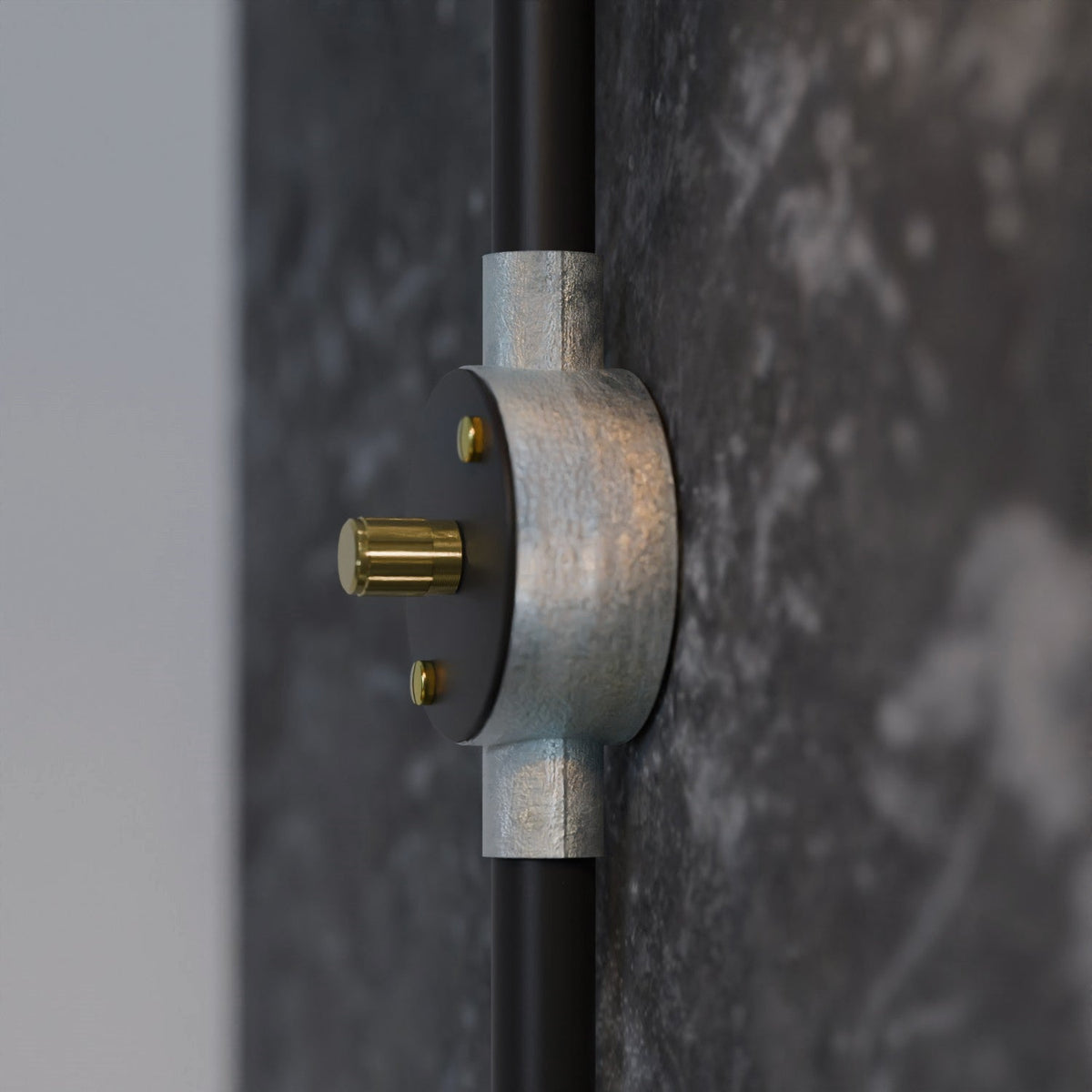 20mm Galvanised Circular Conduit Through Box - photo 6