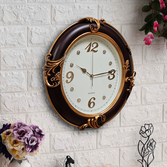 Oval wall clock