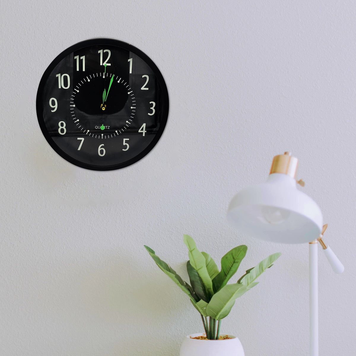 Classic Black Round Wall Clock – Black Dial, Easy-Read Numbers - photo 4