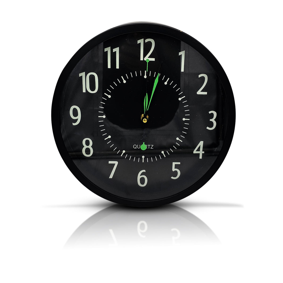 Classic Black Round Wall Clock – Black Dial, Easy-Read Numbers