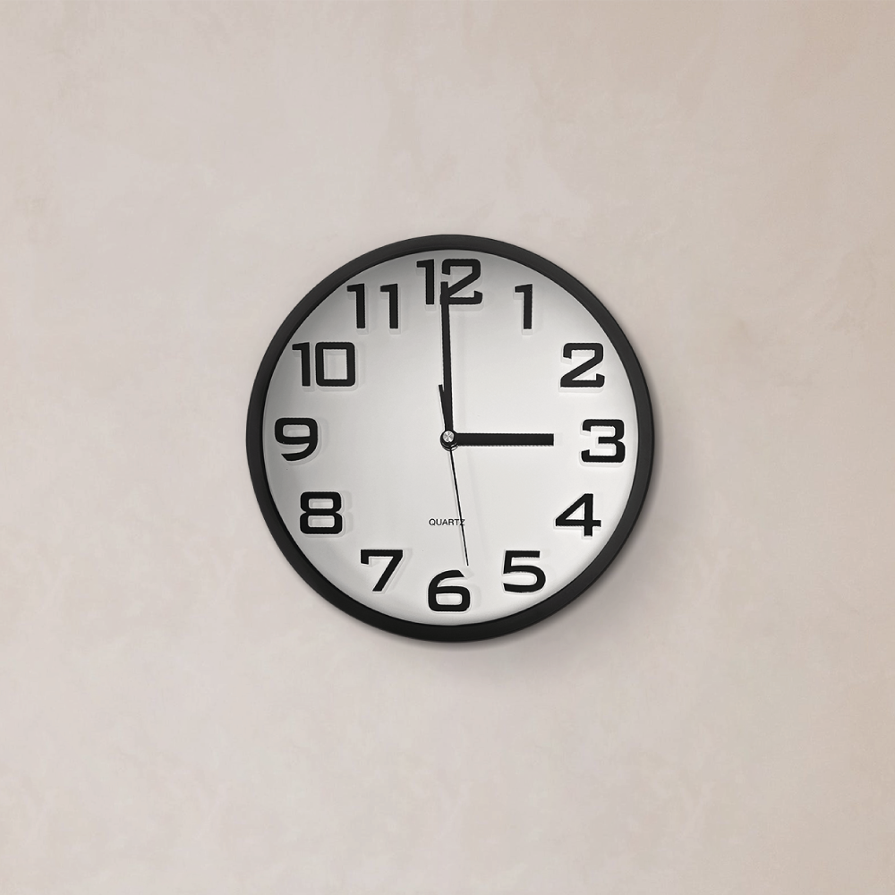 Round Kitchen Wall Clock – Large Easy-Read Numbers, Black or White