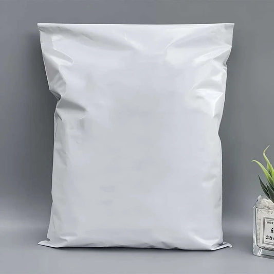 White Mailing Bags – Pack of 30, 17 x 30, 32 x 45 or 35 x 45 cm