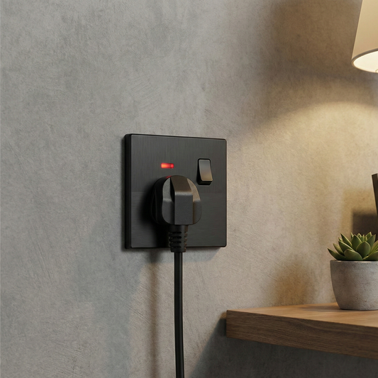 1 Gang Screwless Flat Plate Switched Wall Socket 13A Black - photo 2