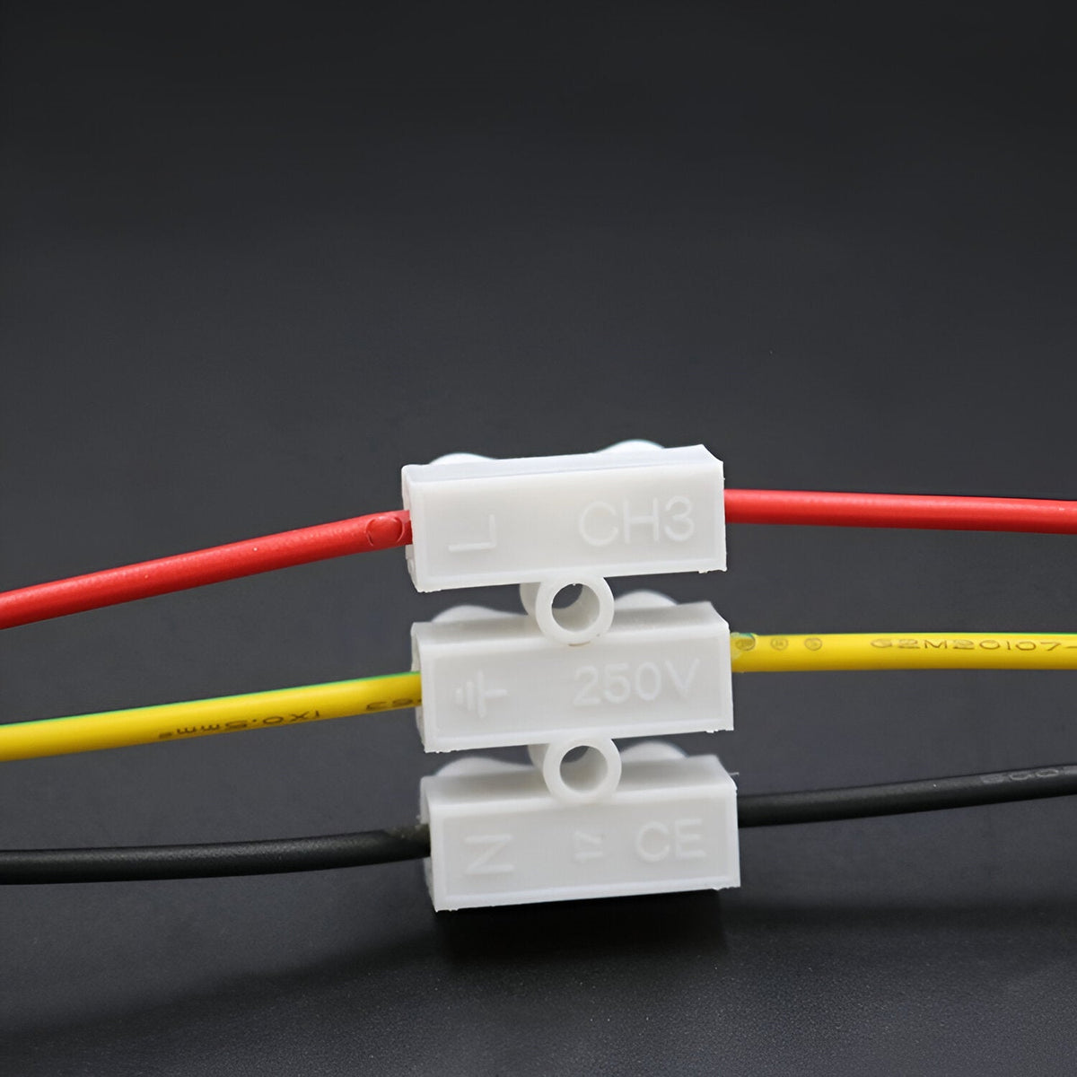 Self-Locking Quick Splice Wire Connectors 250V - photo 2